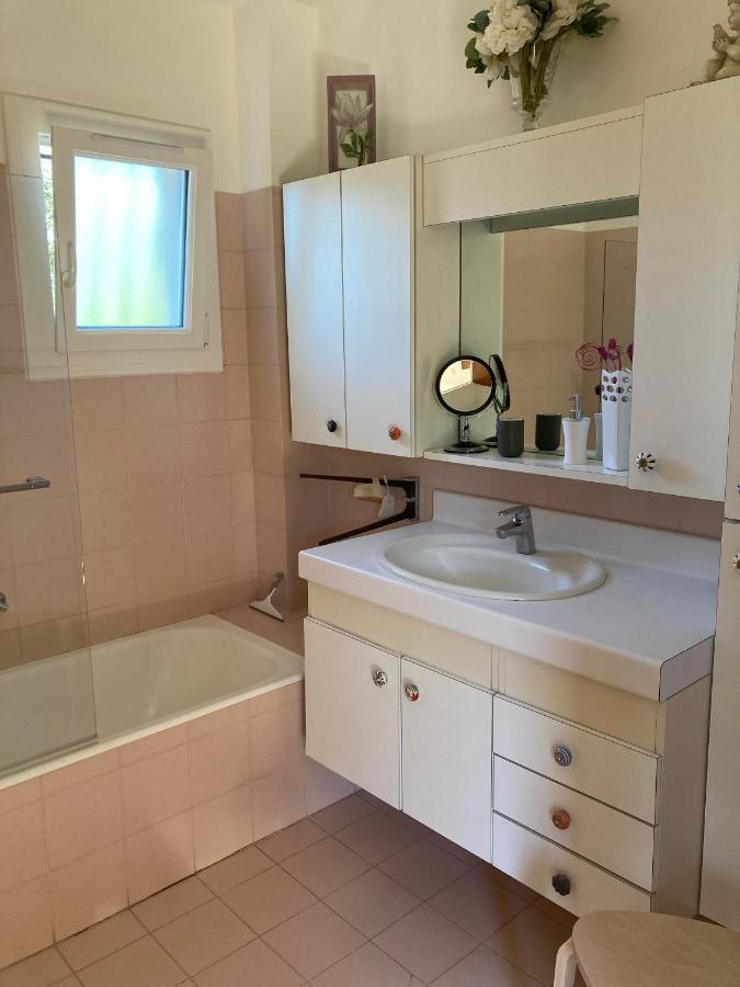 Haut De Villa Avec Terrasse Privative Jardin Et Parking Tout Pres Des Plages Toulon Luaran gambar