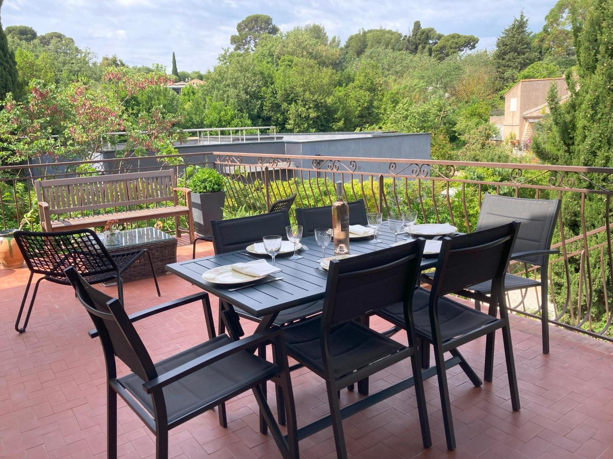 Haut De Villa Avec Terrasse Privative Jardin Et Parking Tout Pres Des Plages Toulon Luaran gambar