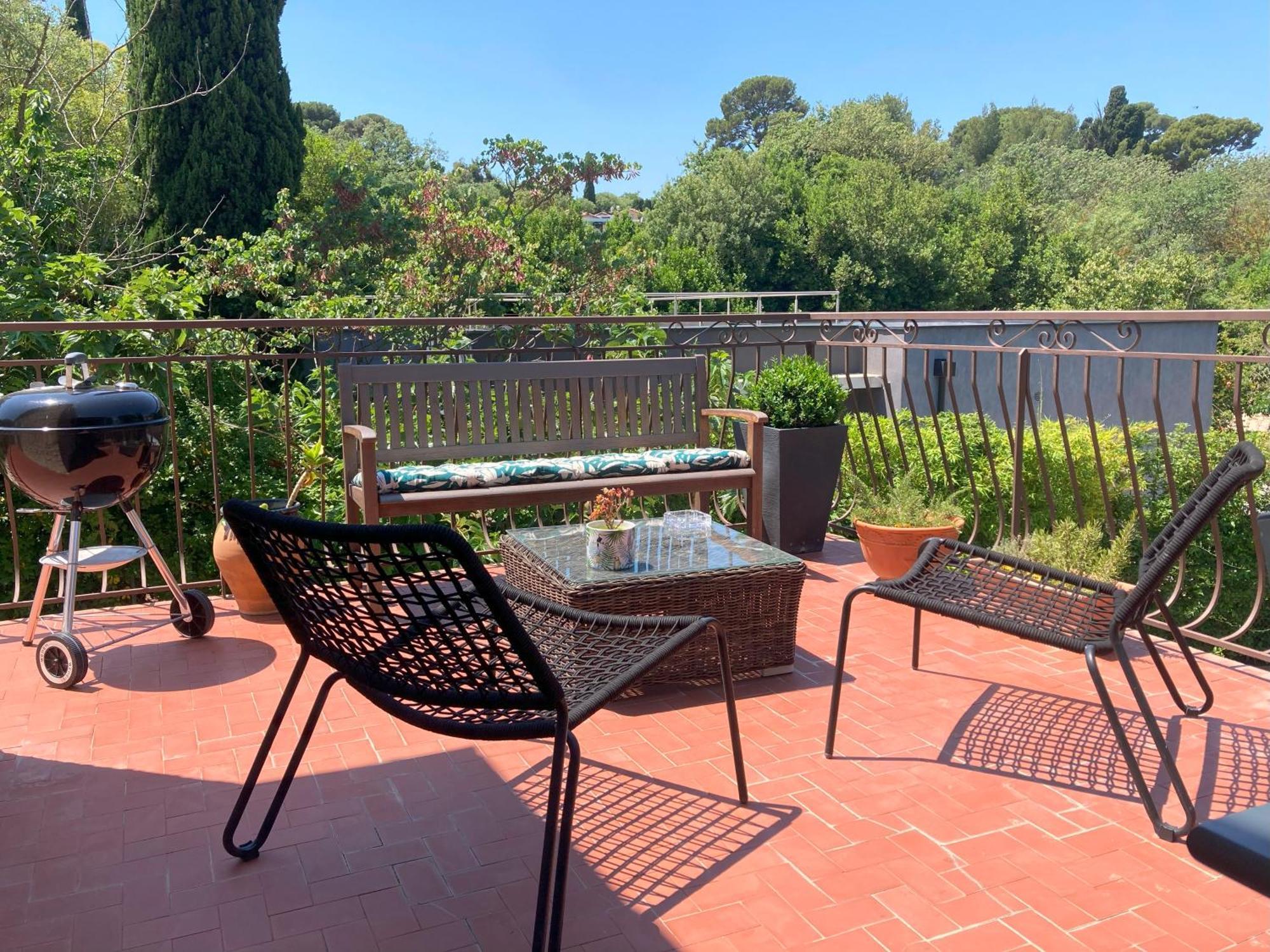 Haut De Villa Avec Terrasse Privative Jardin Et Parking Tout Pres Des Plages Toulon Luaran gambar
